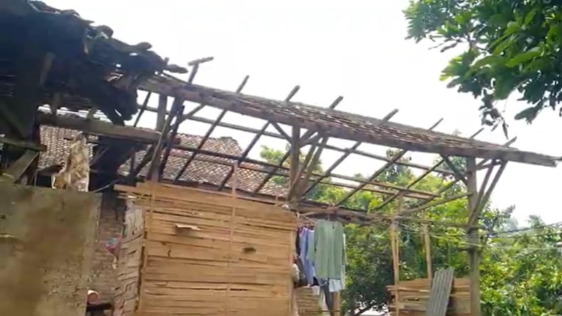 Puluhan Rumah di Lampung Timur Rusak Diterjang Angin Kencang, Listrik Sempat Padam