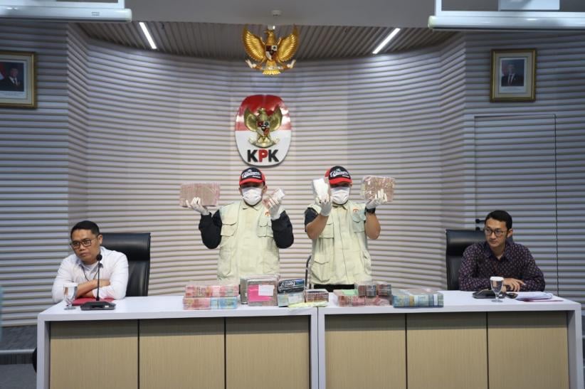 Penampakan Barbuk Uang Hasil OTT Bupati Pati dan Wali Kota Madiun - Bagian 1