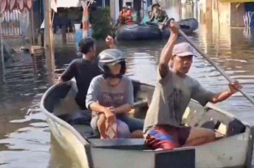 Banjir Pekalongan Belum Surut hingga Hari Ke-5, Warga Mulai Diare dan Gatal-Gatal