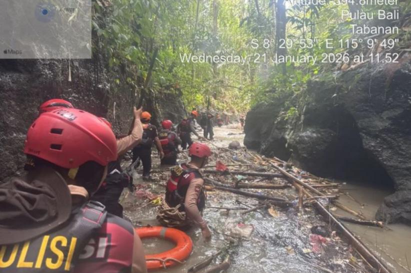 Ibu dan Anak Hilang Terseret Banjir di Tabanan, Tim SAR Polda Bali Sisir Sungai
