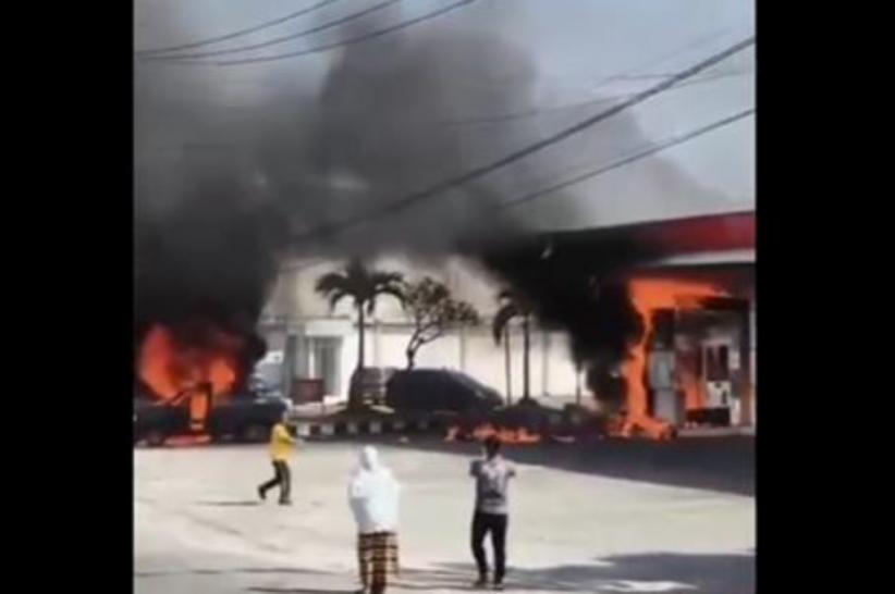 Viral Kebakaran SPBU di Pidie Aceh, Dispenser BBM dan Mobil Pikap Hangus Dilahap Api