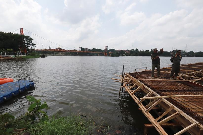 Ilegal, Jogging Track Berdiri di Atas Situ 7 Muara Depok Dibongkar - Bagian 5
