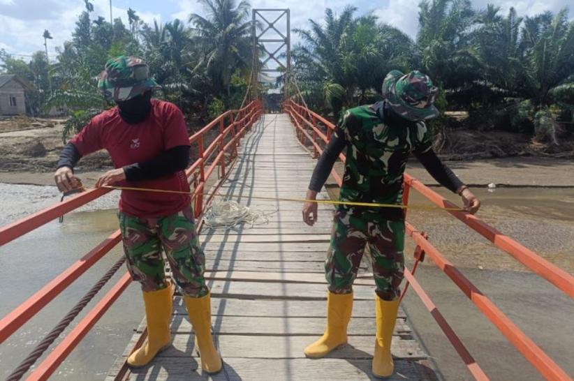 TNI Bangun 15 Jembatan Perintis di Aceh Pascabencana, Akses Desa Terisolasi Terbuka