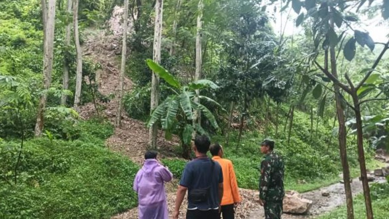 Longsor di Cirebon, BPBD Minta Warga Waspada Bencana Susulan