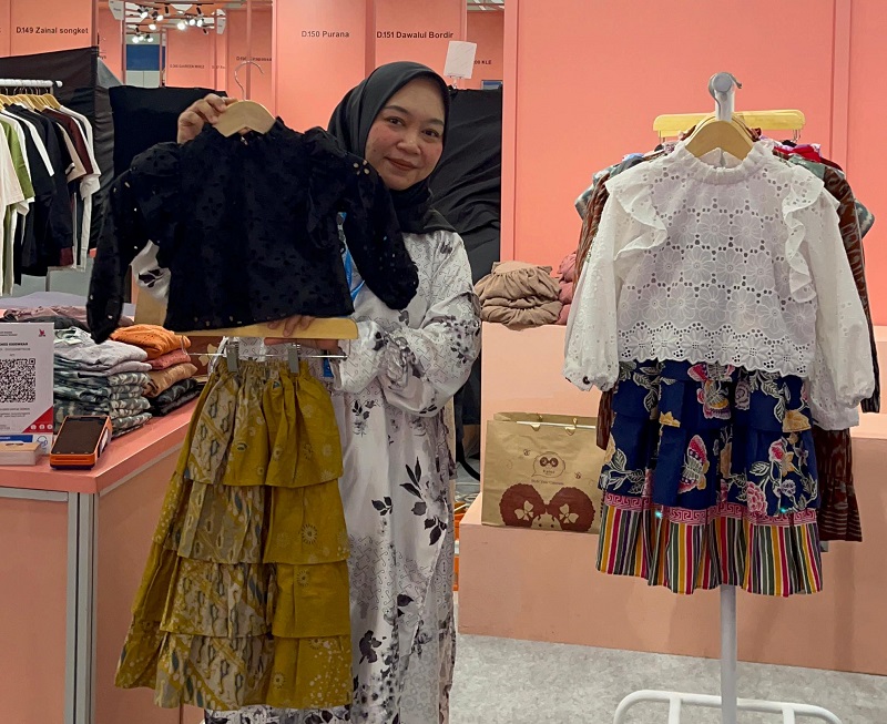 Kenes Lalita Sukses Kembangkan Bisnis Busana Anak Wastra Jepara Berkat BRI dan LinkUMKM