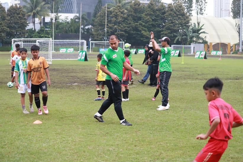 Mantan Pemain Timnas Indonesia Latih Bibit Atlet Sepak Bola - Bagian 2