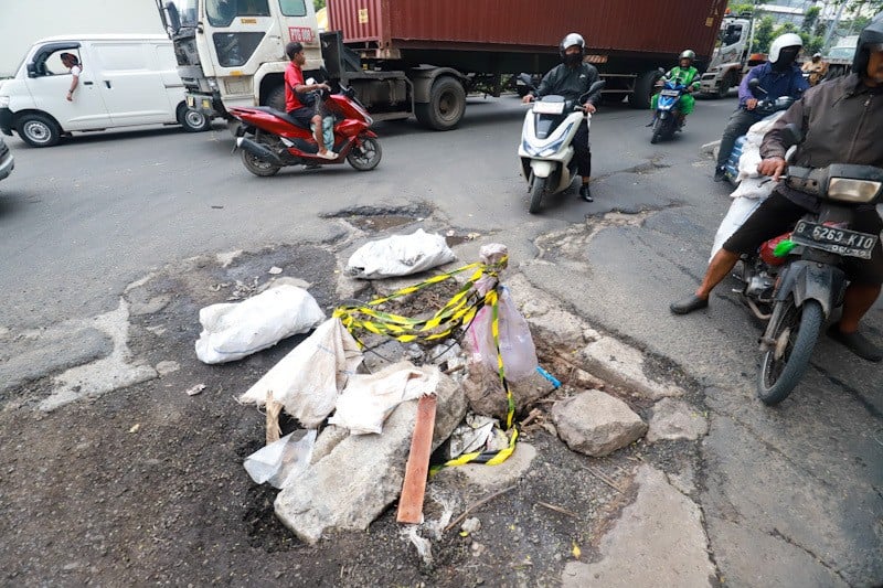 Potret Jalanan Jakarta Rusak Parah - Bagian 4