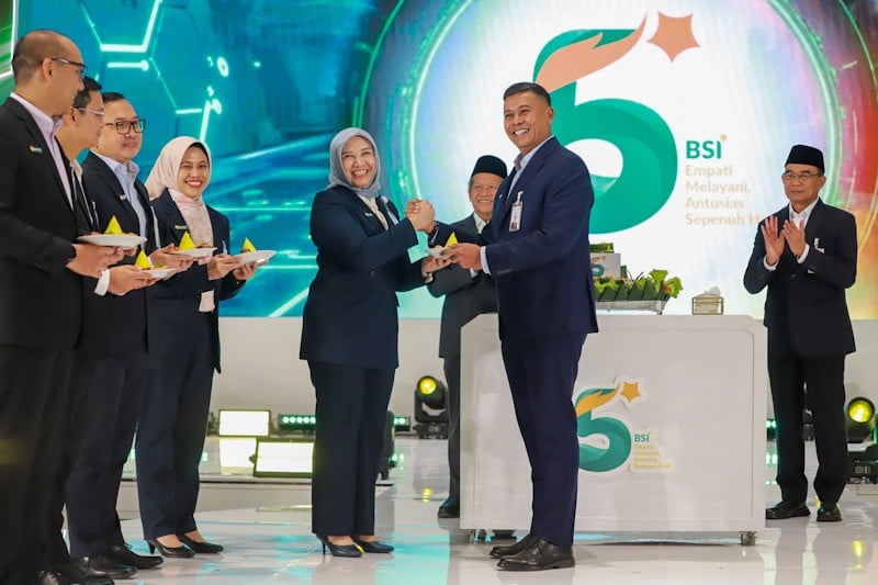 Milad ke-5, BSI Ajak Masyarakat Investasi Emas - Bagian 4