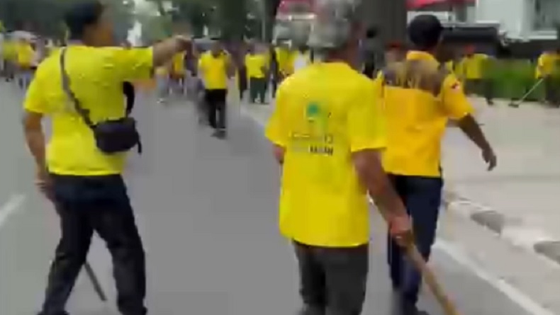Musda Golkar Sumut di Medan Diwarnai Kericuhan, Massa Mengamuk Bawa Kayu