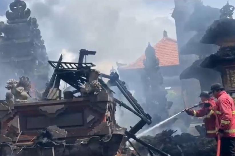 Kebakaran Pura Panti Pasek Gegel di Gianyar Bali, 6 Bangunan Dilahap Api