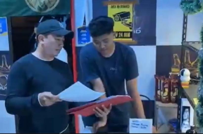 Polisi Gerebek Showroom Motor Vespa di Pasuruan, Diduga Jual Miras Ilegal