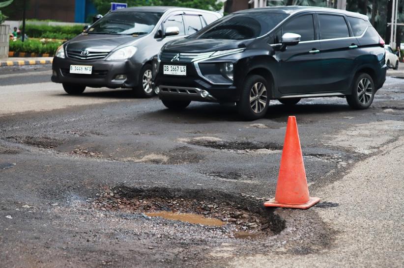 Jalanan Jakarta Rusak Parah, Pengendara Diimbau Hati-Hati - Bagian 3