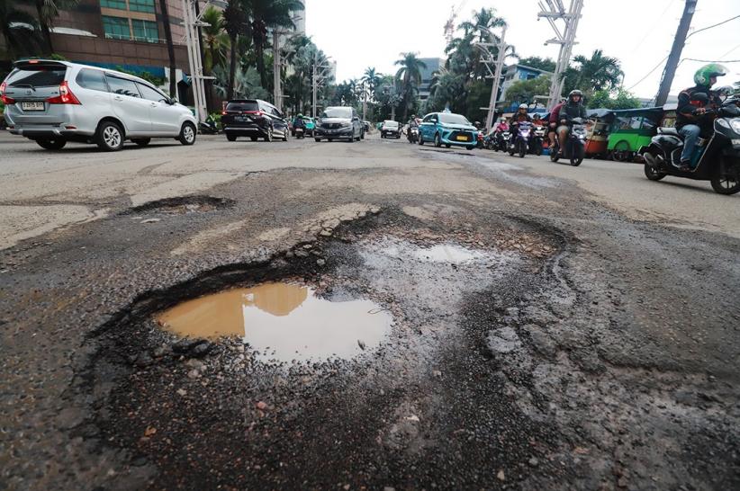 Jalanan Jakarta Rusak Parah, Pengendara Diimbau Hati-Hati - Bagian 2