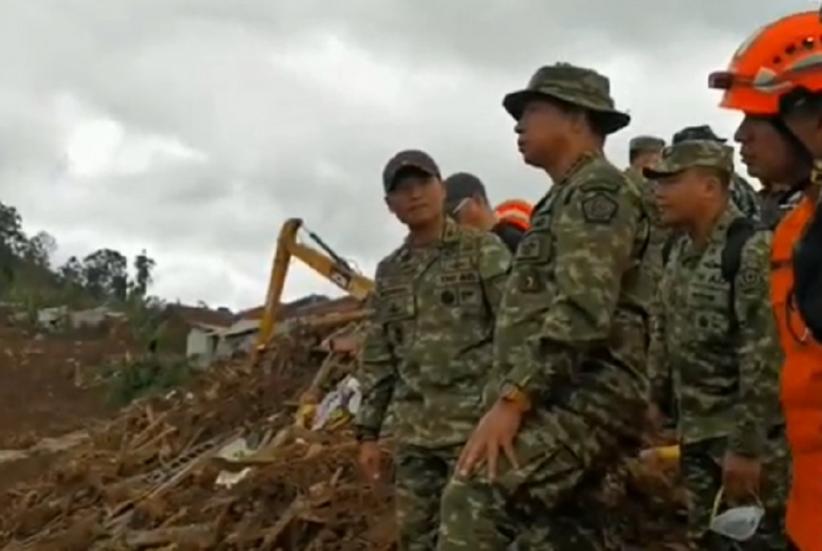 Update Korban Longsor Cisarua, 19 Prajurit Marinir Dievakuasi 3 Masih Hilang