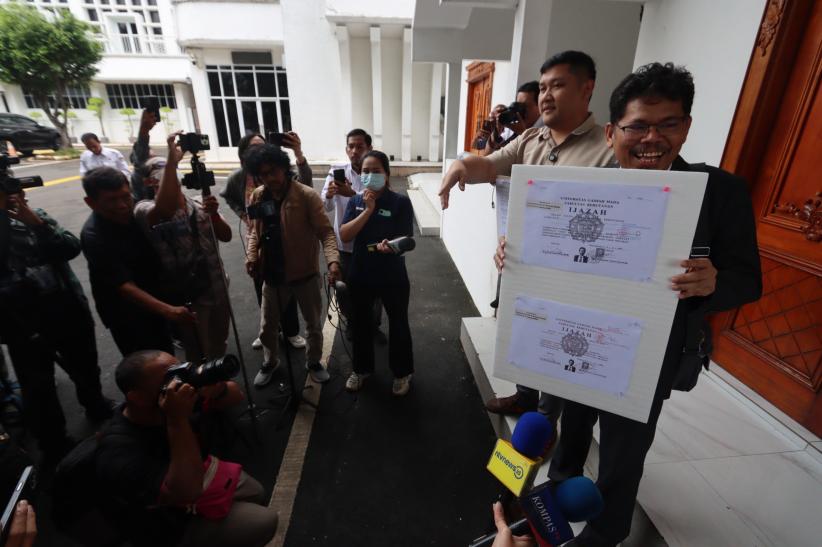 Penampakan Salinan Ijazah Jokowi - Bagian 3