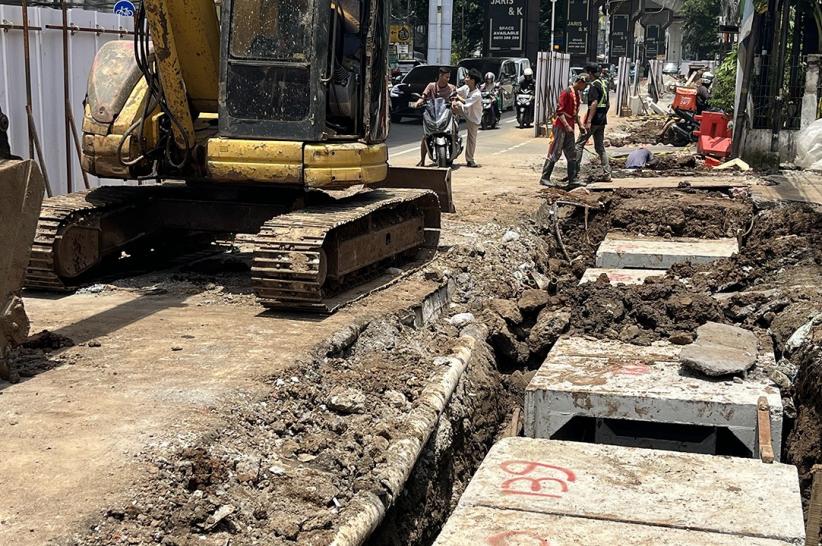 Perbaikan Drainase di Jalan Raya Fatmawati - Bagian 3