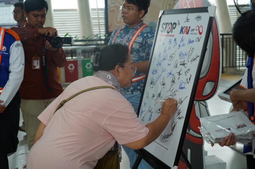 LRT Jabodebek Gelar Sosialisasi Anti Pelecehan di Stasiun Dukuh Atas - Bagian 3
