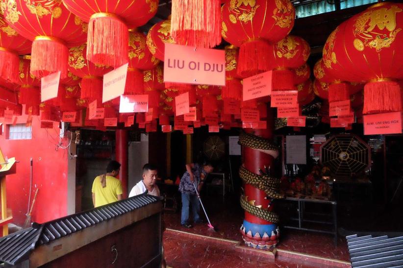 Bersih-Bersih Kelenteng Jelang Imlek - Bagian 2