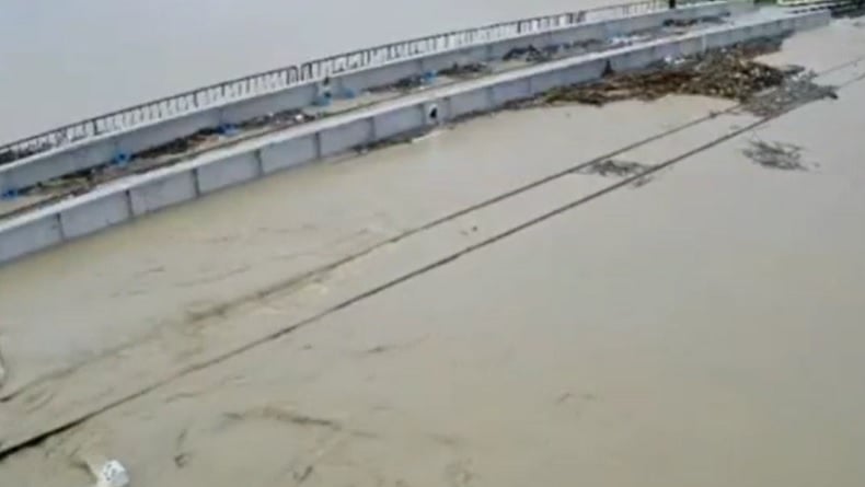 Banjir Lumpuhkan Jalur KA Brumbung–Tegowanu, KAI Daop 4 Semarang Alihkan Rute