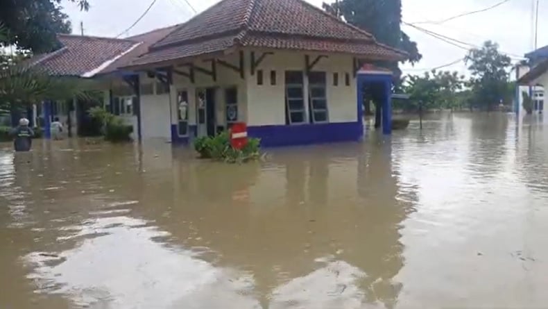 Banjir Pemalang, Ratusan Rumah dan Pabrik Terendam akibat Luapan Sungai Rambut