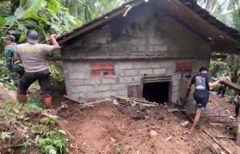 Longsor Terjang Kawasan Bukit Menoreh Kulonprogo, Belasan Rumah Rusak