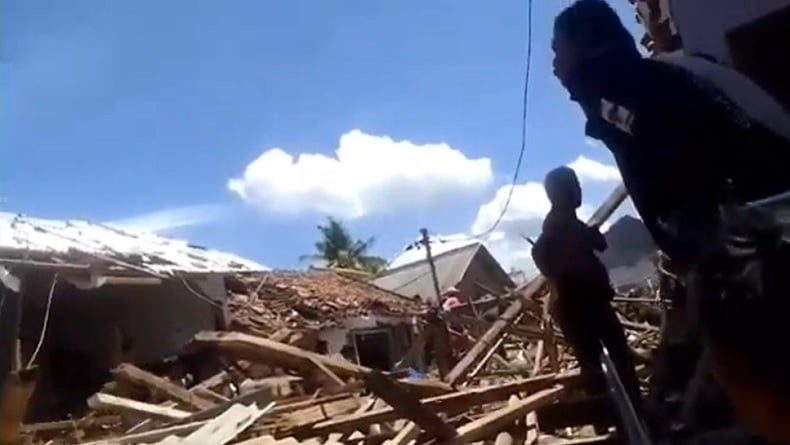 Ledakan Hebat di Situbondo, 1 Orang Tewas 6 Luka Bakar dan 7 Rumah Rusak