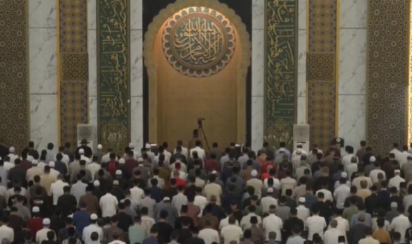 Bacaan Doa setelah Sholat Tarawih Pendek dan Artinya, Lengkap Keutamaannya