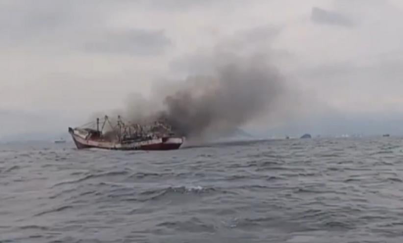 Kapal Nelayan Terbakar di Pulau Sanghyang Pandeglang, 1 Tewas 2 Hilang