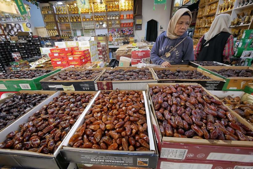 Ragam Jenis Kurma Dijual di Pasar Tanah Abang - Bagian 1