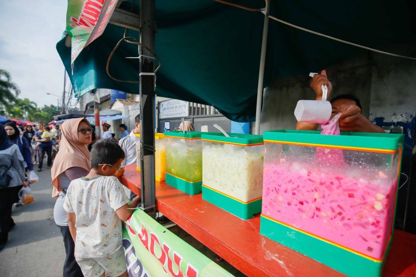 Puluhan UMKM Ramaikan Pasar Takjil Ramadan di Depok - Bagian 4