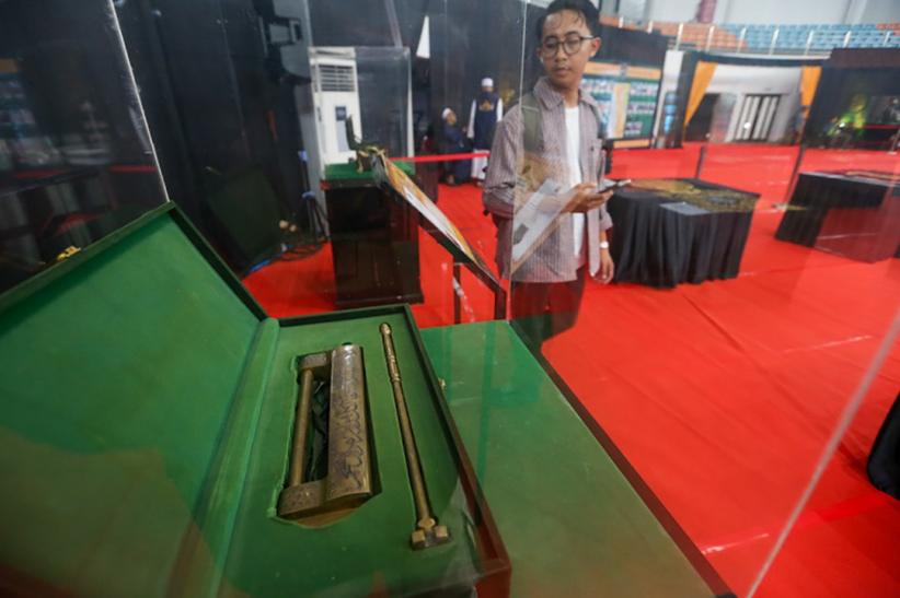 Melihat Artefak Peninggalan Nabi Muhammad SAW di Bogor - Bagian 5