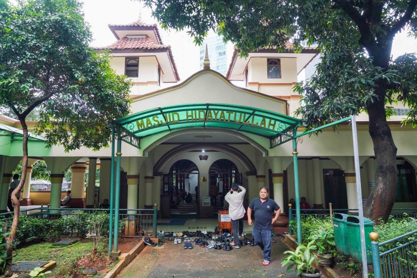 Arsitektur Masjid Hidayatullah Perpaduan Gaya Betawi, Tionghoa dan Hindu - Bagian 6