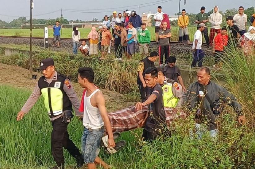 Identitas 3 Warga Tewas Kecelakaan Kereta Tabrak Mobil di Grobogan, Seluruhnya Asal Jepara
