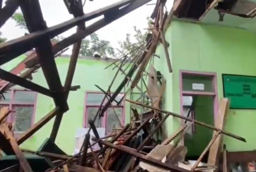 Gedung Perpustakaan SD Sumber Salam Bondowoso Ambruk saat Pesantren Ramadan