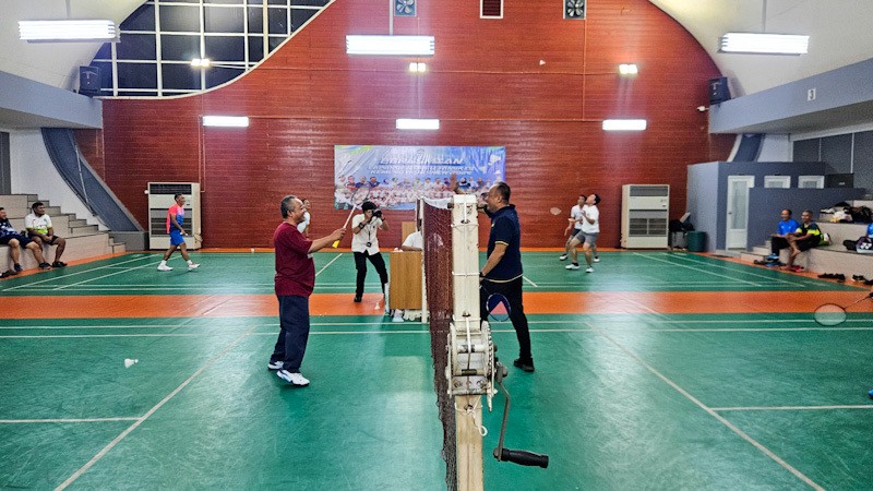 Ngabuburit, Kepala BKN Tanding Badminton Bareng Mendikdasmen - Bagian 3