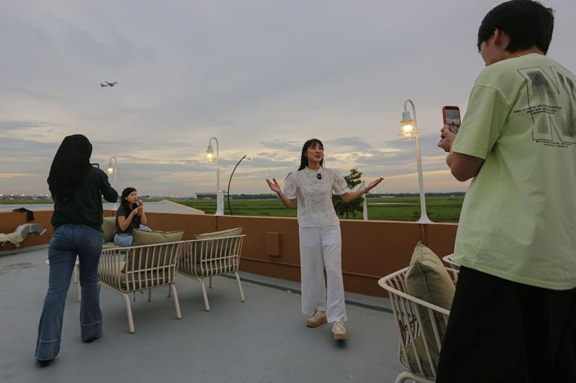 Spot Nongkrong View Runway Bandara Soetta, Nonton Pesawat Take Off - Landing - Bagian 1