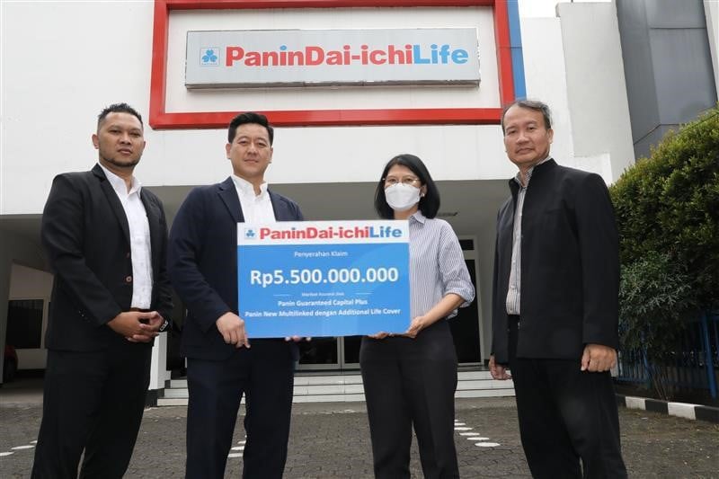 Panin Dai-ichi Life Bayarkan Klaim Asuransi Rp5,5 Miliar di Bandung