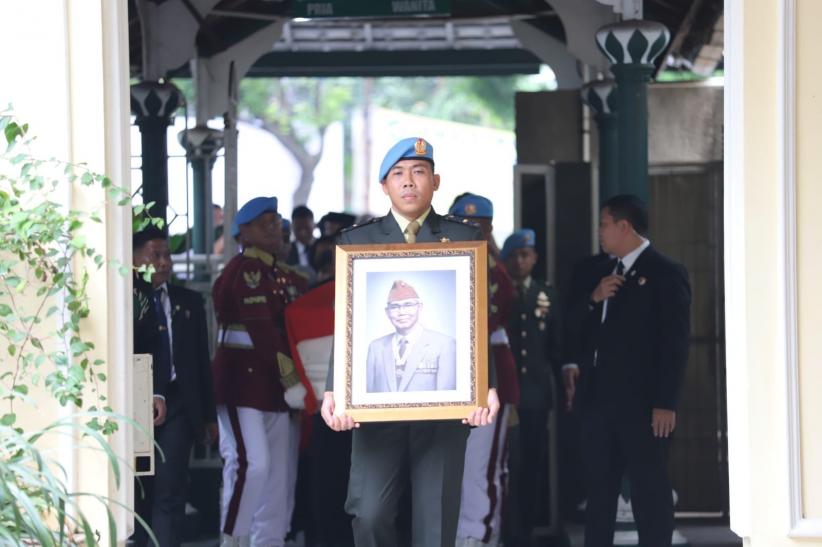 Jenazah Try Sutrisno Disalatkan di Masjid Sunda Kelapa - Bagian 4