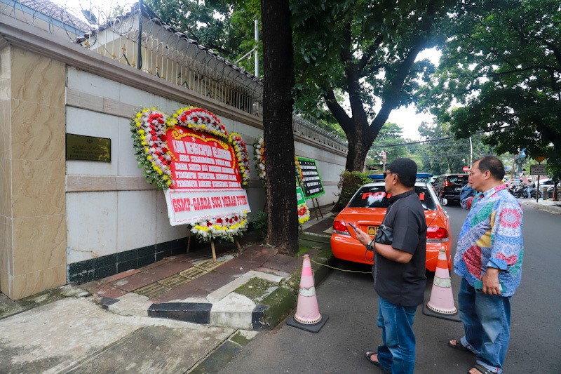 Ayatollah Ali Khamenei Wafat, Kedubes Iran Dikirimi Karangan Bunga Duka Cita - Bagian 2