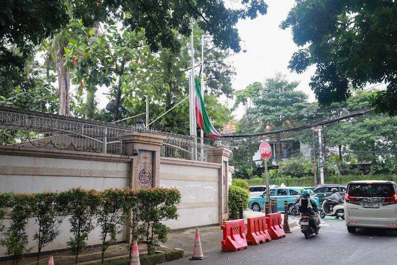 Ayatollah Ali Khamenei Wafat, Kedubes Iran Dikirimi Karangan Bunga Duka Cita - Bagian 5