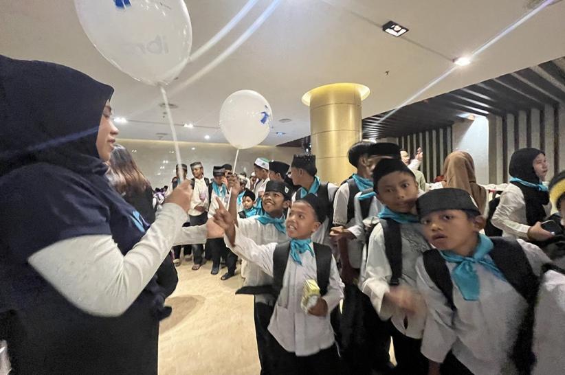 Berbagi Kebahagiaan di Bulan Ramadan, 1.300 Anak Yatim Dapat Santunan - Bagian 5