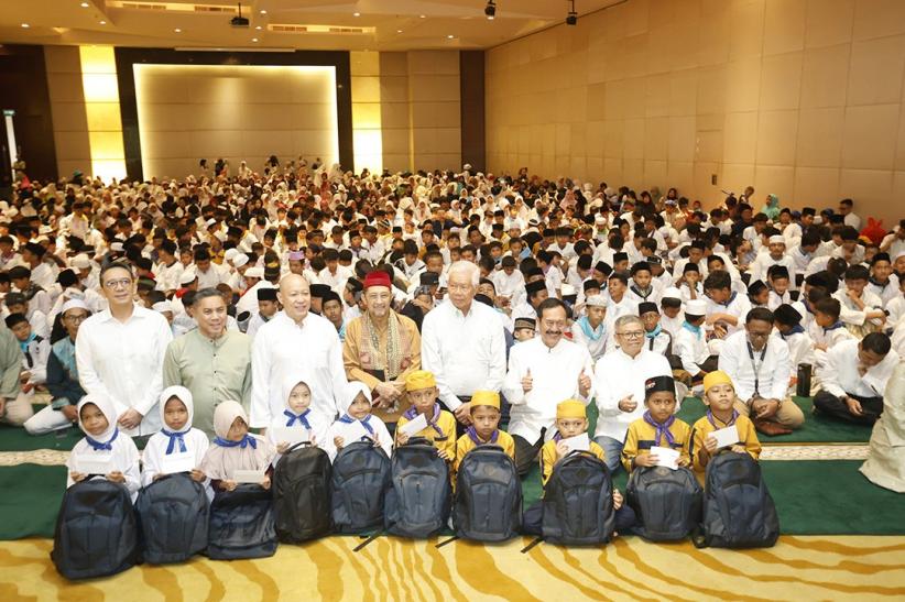 Berbagi Kebahagiaan di Bulan Ramadan, 1.300 Anak Yatim Dapat Santunan - Bagian 1