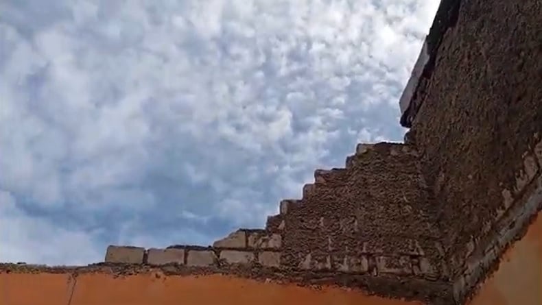 Puluhan Rumah di Tegal Rusak Diterjang Puting Beliung, Atap Hilang Disapu Angin