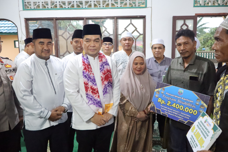 Safari Ramadan di Kelumpang Selatan, Pemkab Kotabaru Serahkan Bantuan untuk Masyarakat