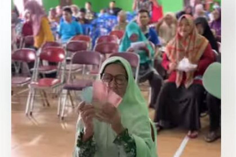 Wow! Desa Wunut di Klaten Bagikan THR untuk Seluruh Warga, dari Bayi hingga Lansia