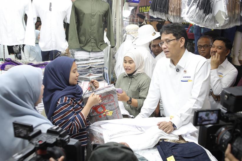 Menkeu Purbaya Dengarkan Keluhan Pedagang Pasar Tanah Abang - Bagian 3