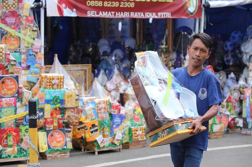 Berburu Parsel Lebaran di Kawasan Cikini - Bagian 3