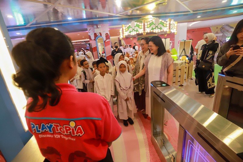 Berbagi Berkah Ramadan, Ribuan Anak Yatim Ngabuburit di Pusat Perbelanjaan LMI    - Bagian 4