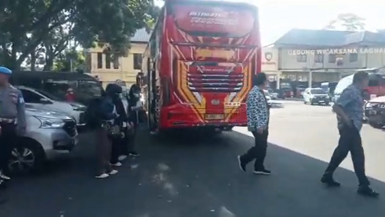 Bupati Cilacap dan Sejumlah Pejabat Terjaring OTT KPK, Diperiksa di Polresta Banyumas