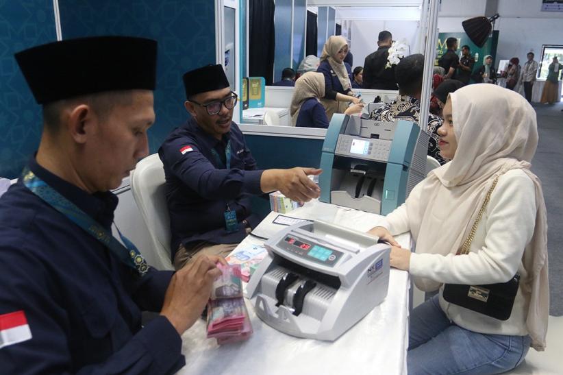 Penukaran Uang Baru untuk Kebutuhan Lebaran - Bagian 2